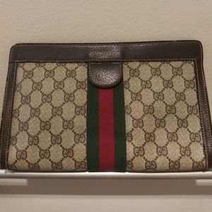 Vintage 1980s GUCCI Supreme clutch